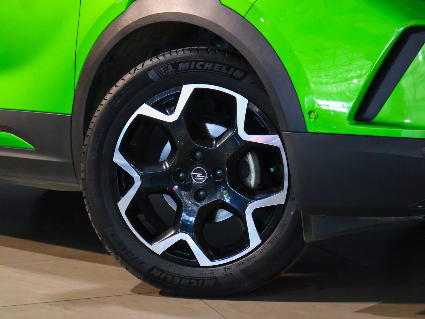 #image_title